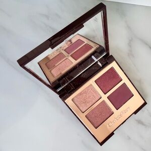 Charlotte Tilbury luxury palette - mesmerizing maroon